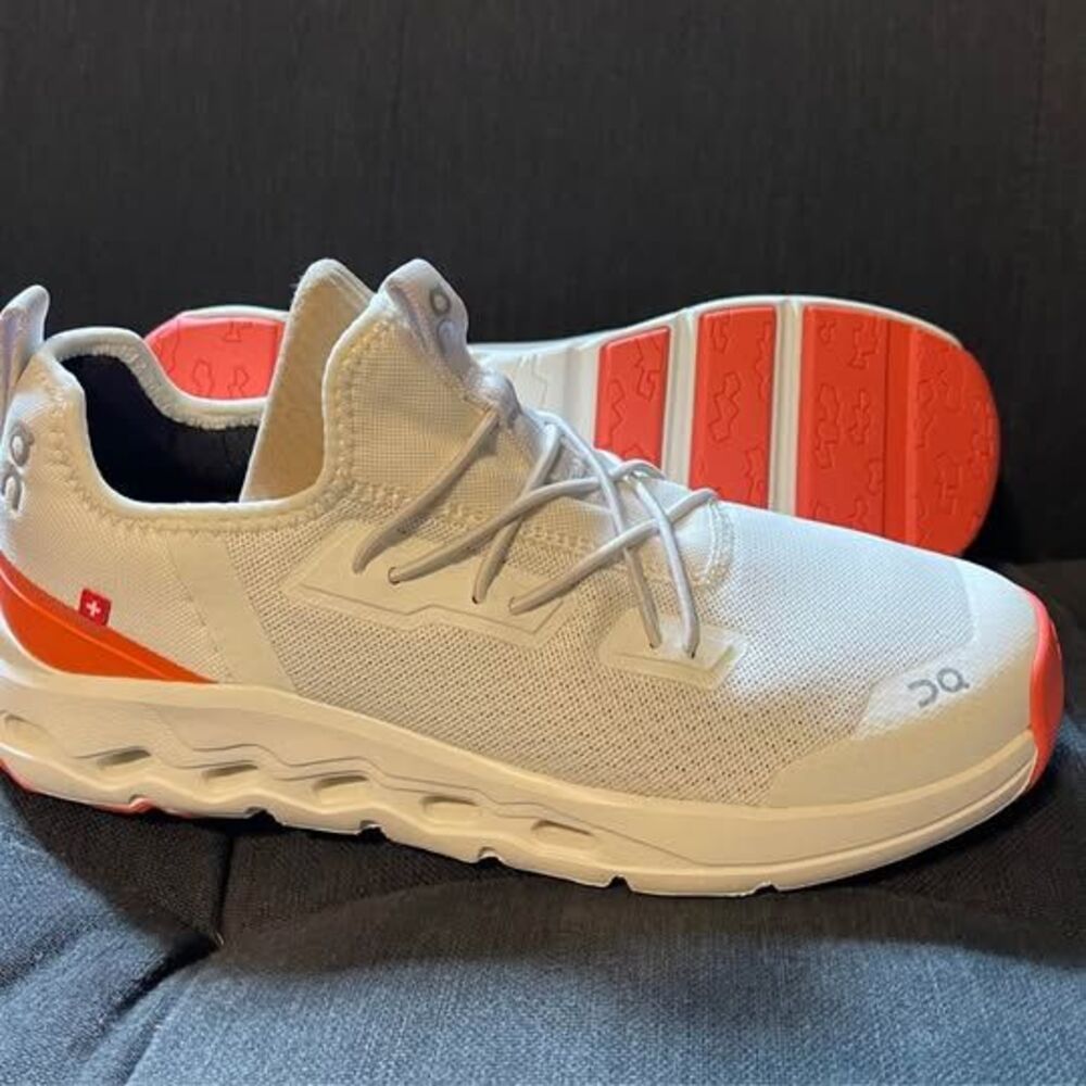 NEW Kids OnCloud Shoes Size 2 Big Kid White Orange Athletic Casual